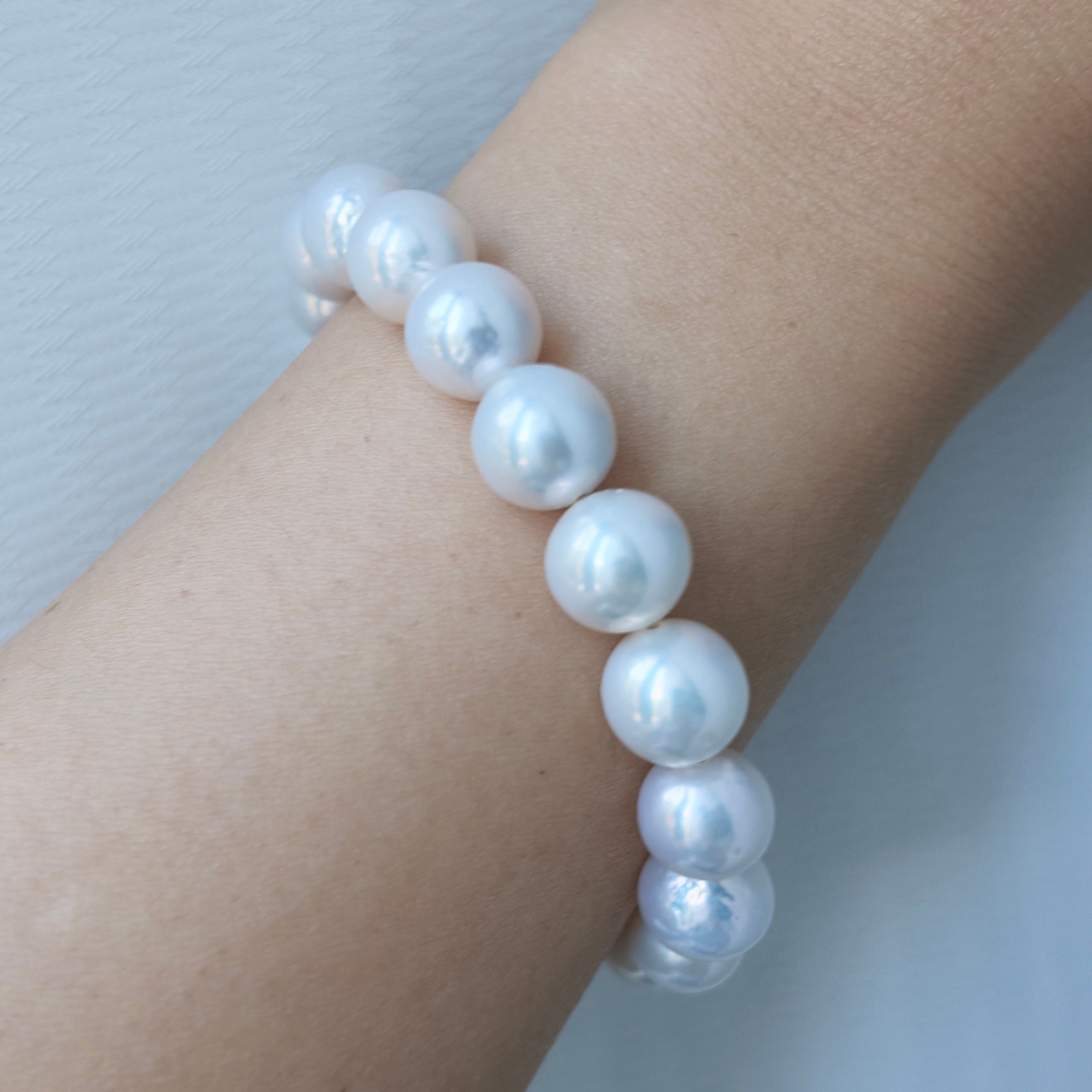9-10mm White Freshwater Round Pearl Bracelet - AAA Quality