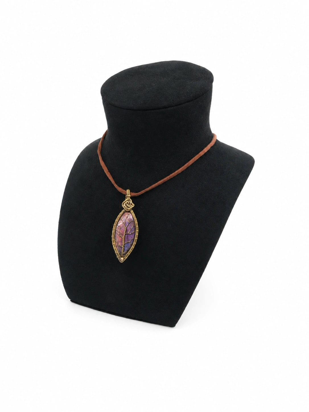 Leaf-shaped Labradorite Necklace