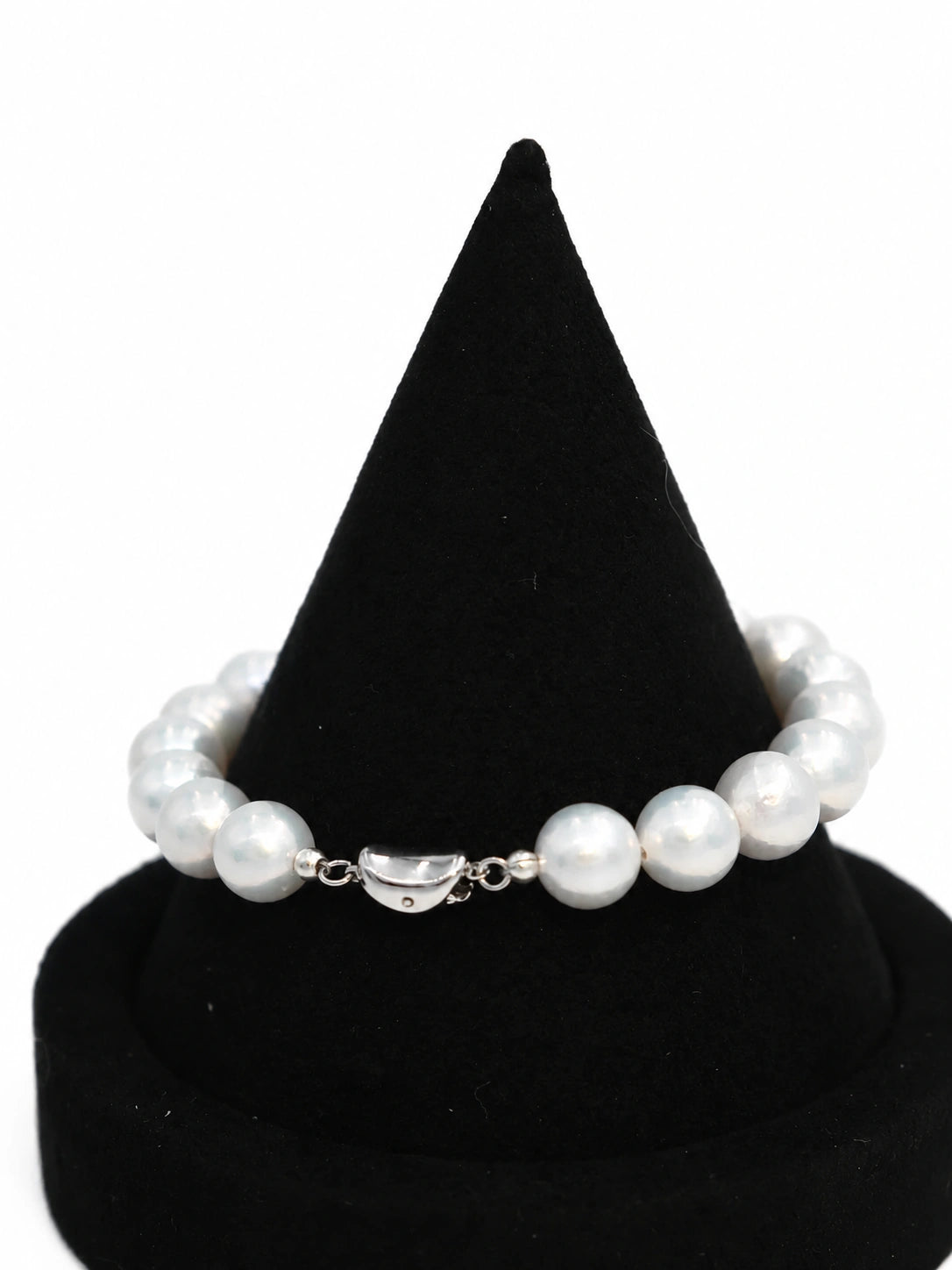 9-10mm White Freshwater Round Pearl Bracelet - AAA Quality