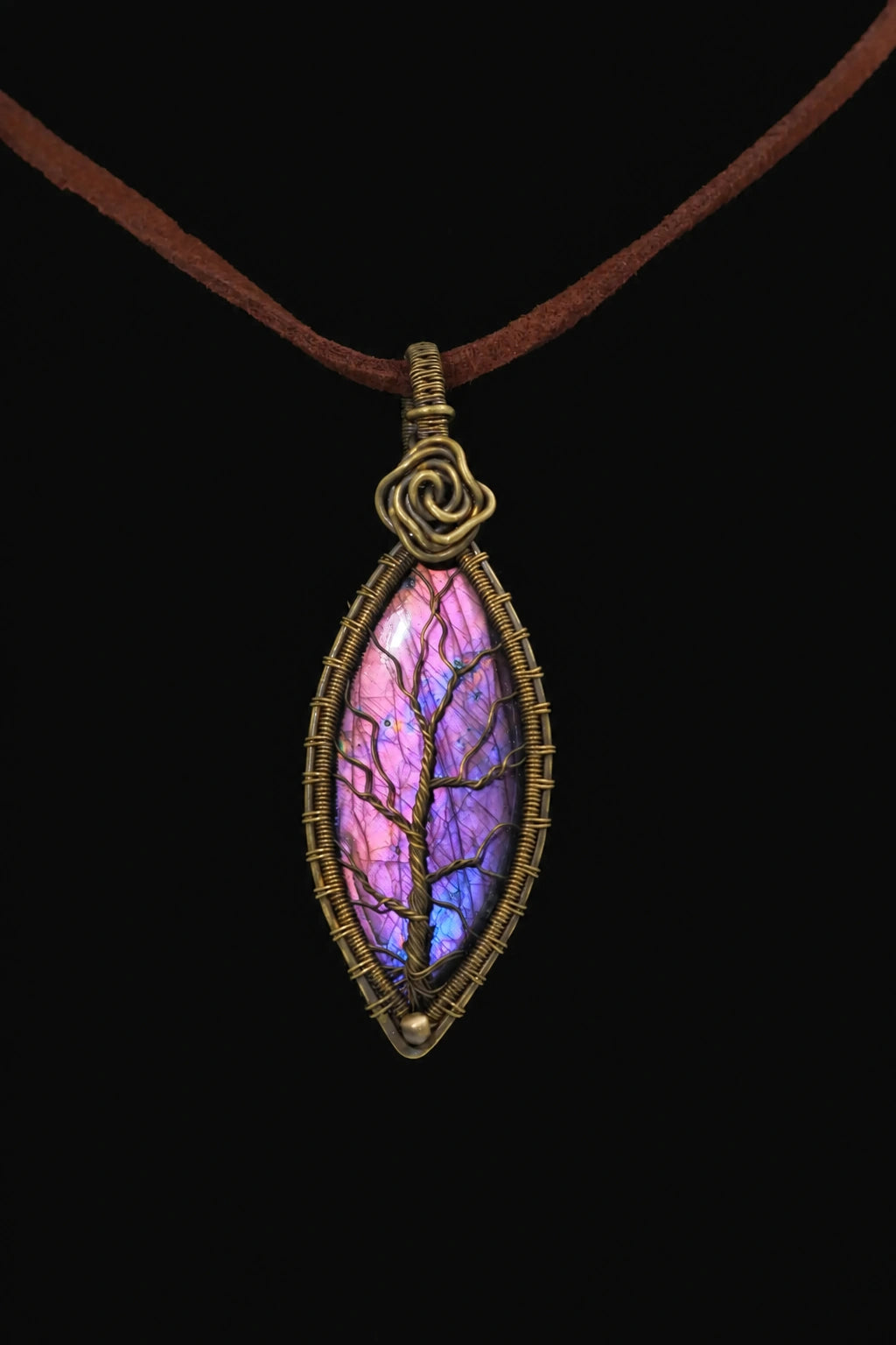 Leaf-shaped Labradorite Necklace