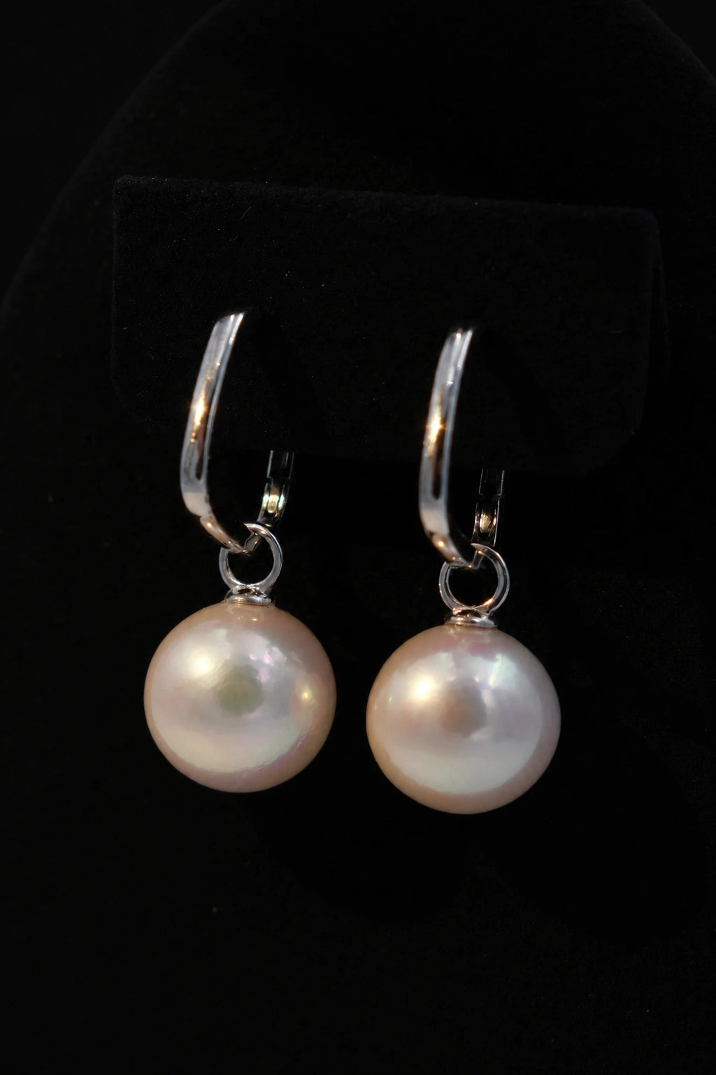 10-11mm White Freshwater Round Pearl Earring