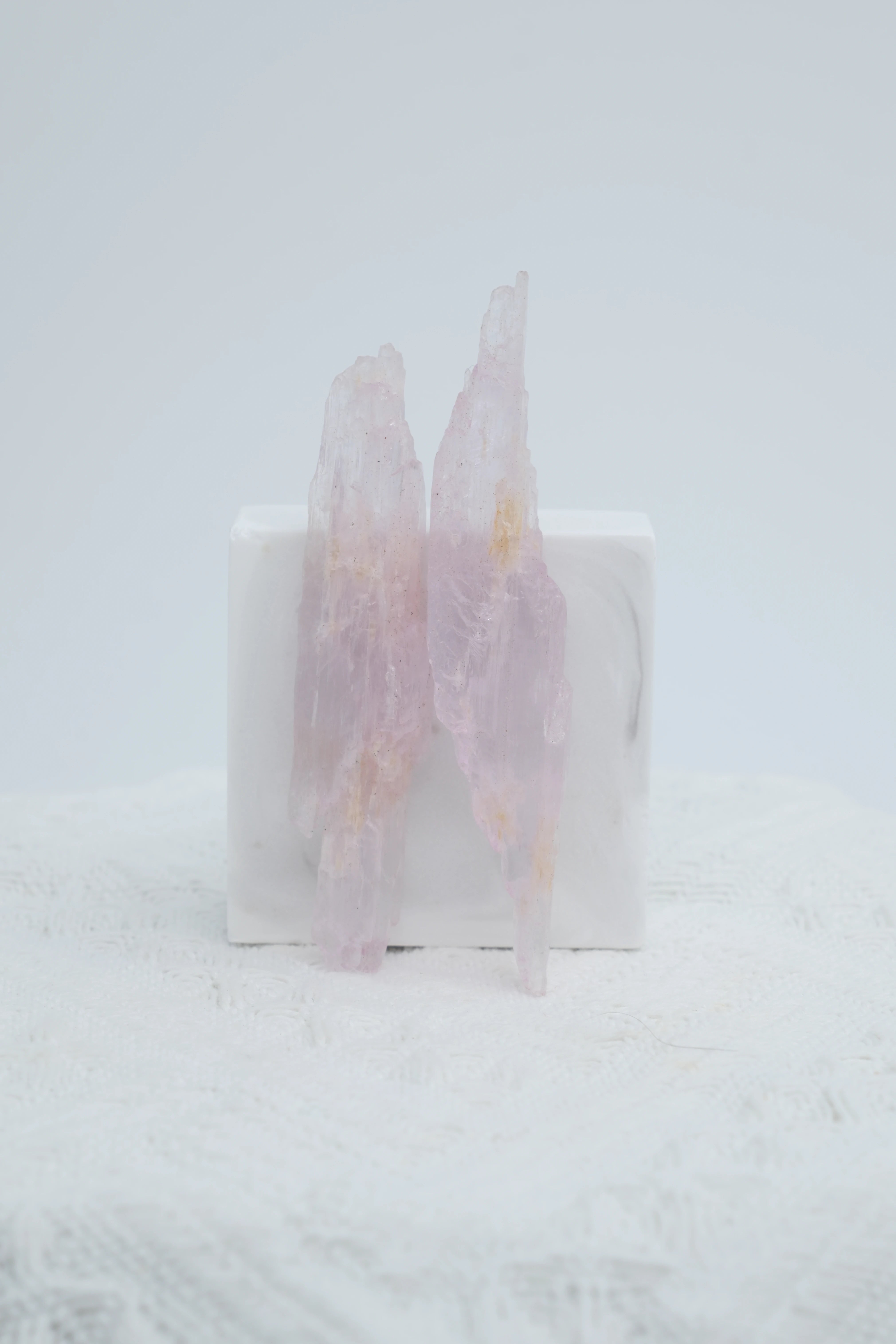 Infinite Crystal,Excellent Flakes Kunzite
Love,Healing, Compassion