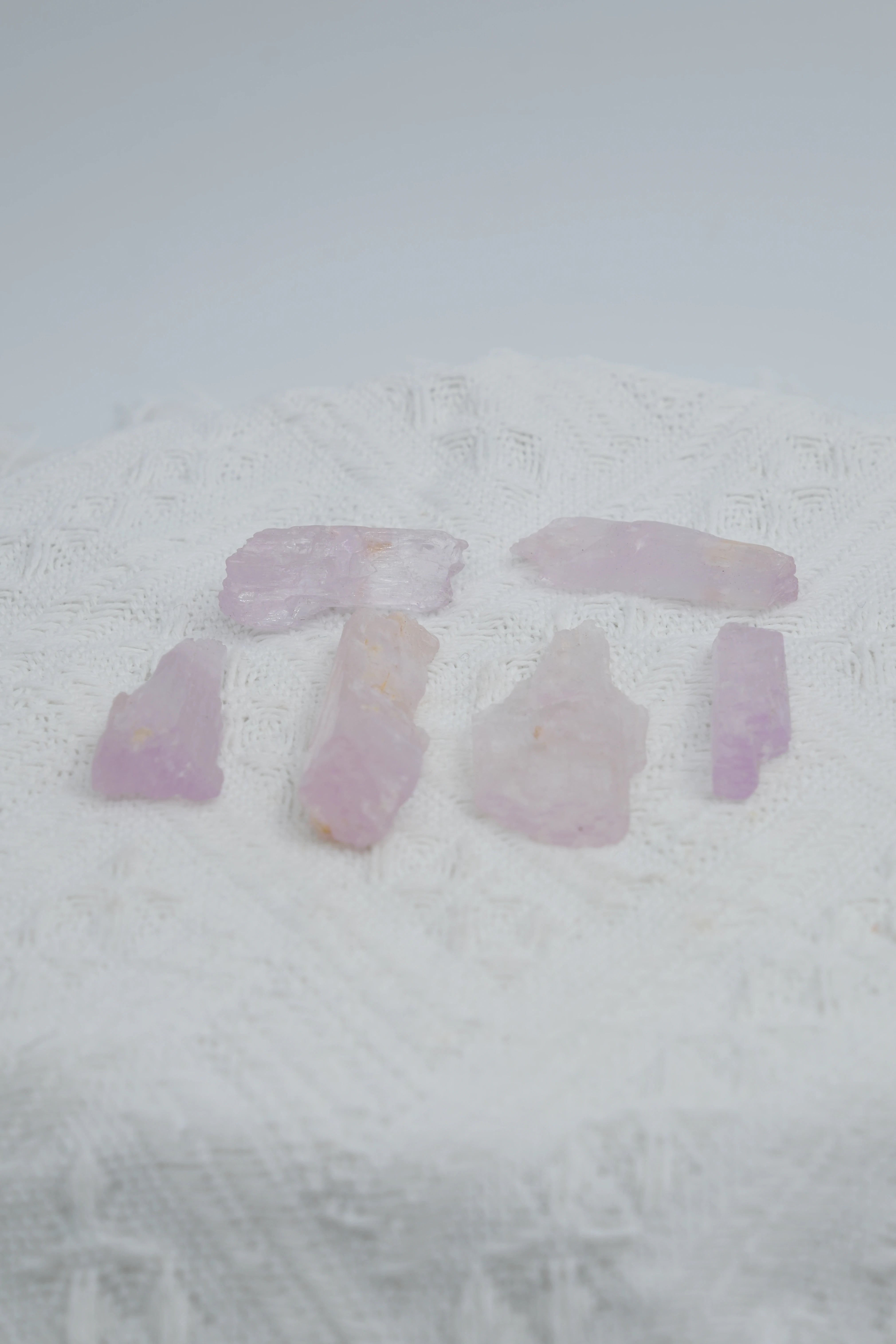 Infinite Crystal,  Flakes Kunzite
Love,Healing, Compassion