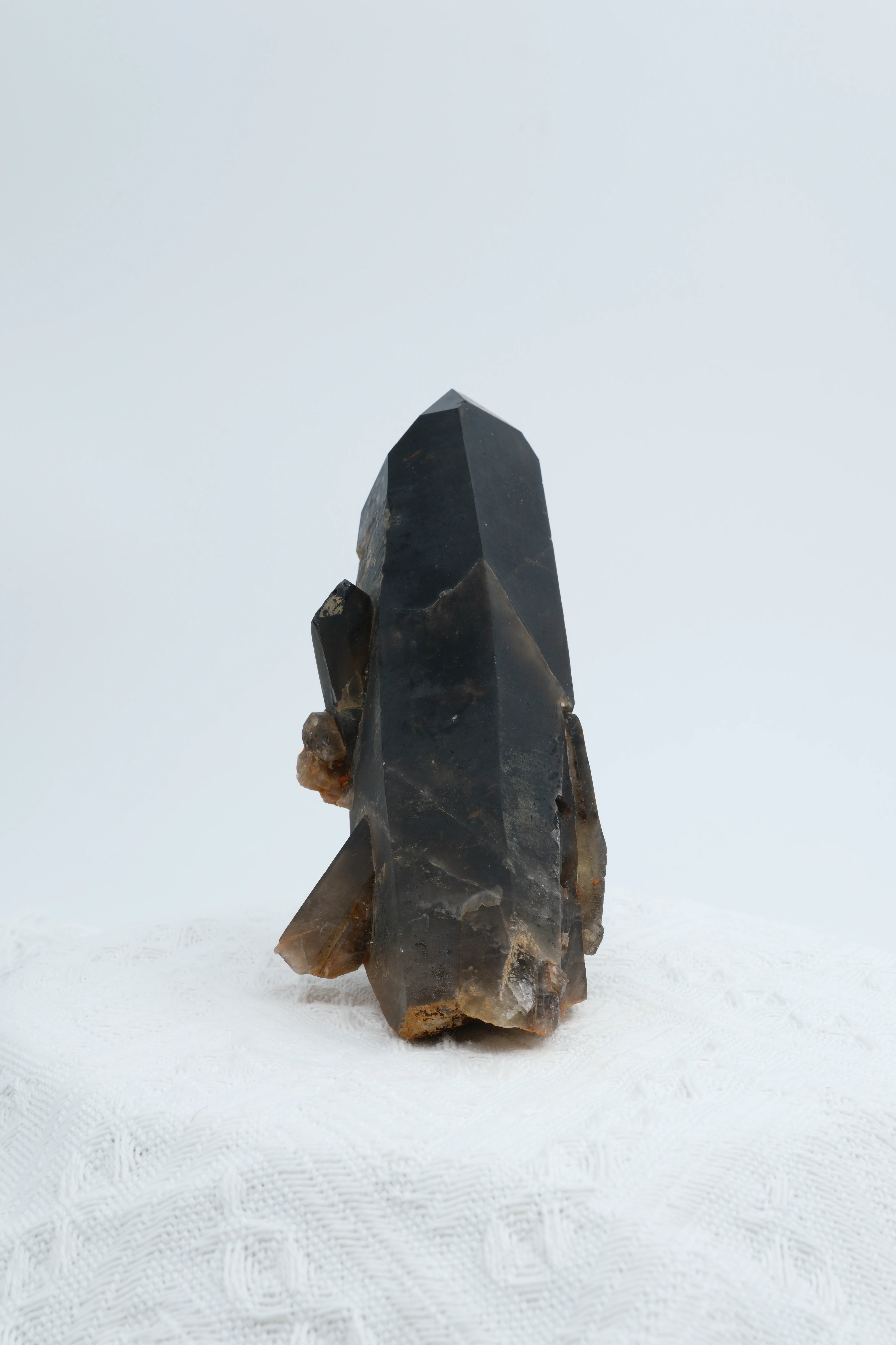 Infinite Crystal,Special Offer Single-column Morion
Protection, Grounding, Stabilizes emotions