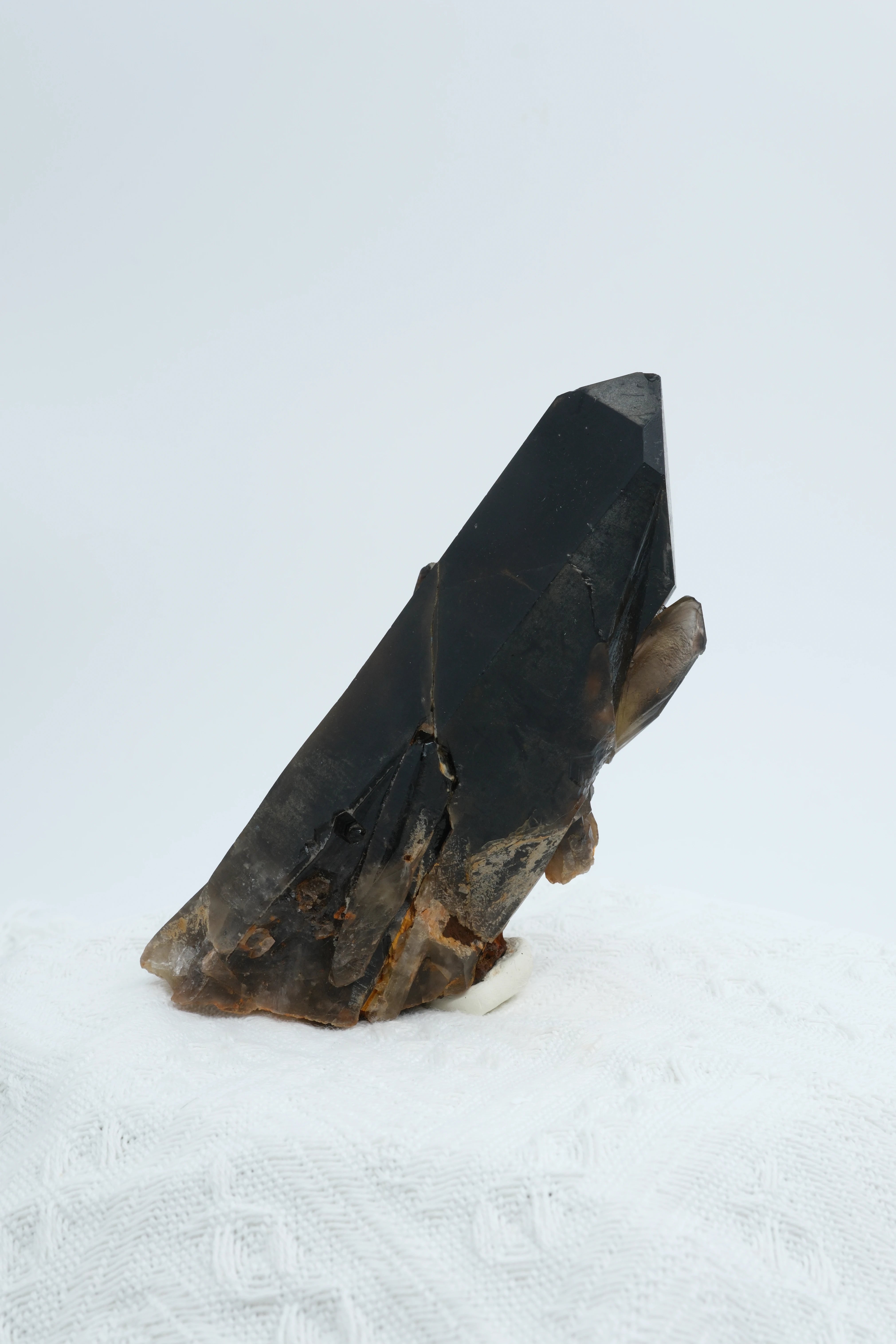 Infinite Crystal,Special Offer Single-column Morion
Protection, Grounding, Stabilizes emotions