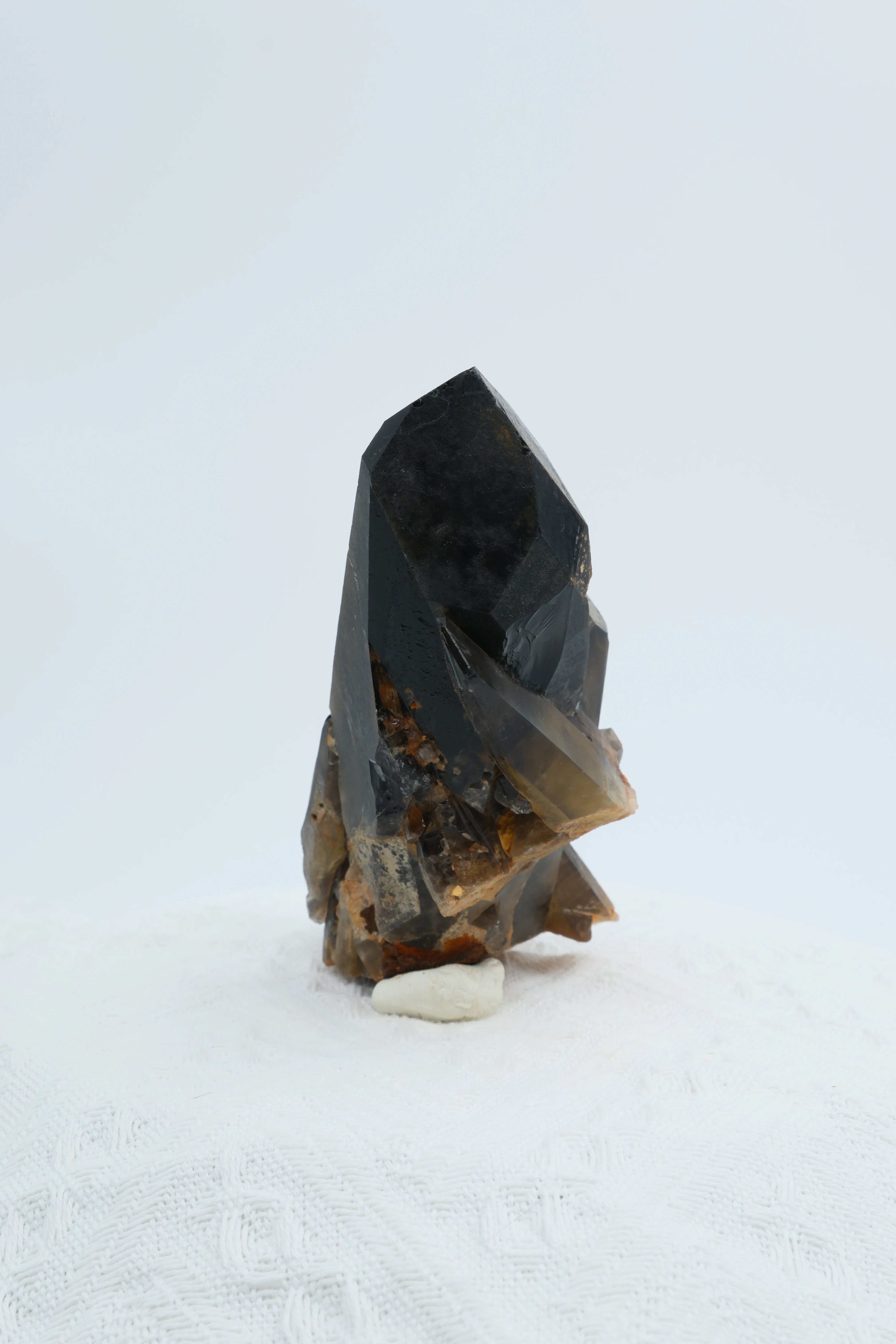 Infinite Crystal,Special Offer Single-column Morion
Protection, Grounding, Stabilizes emotions
