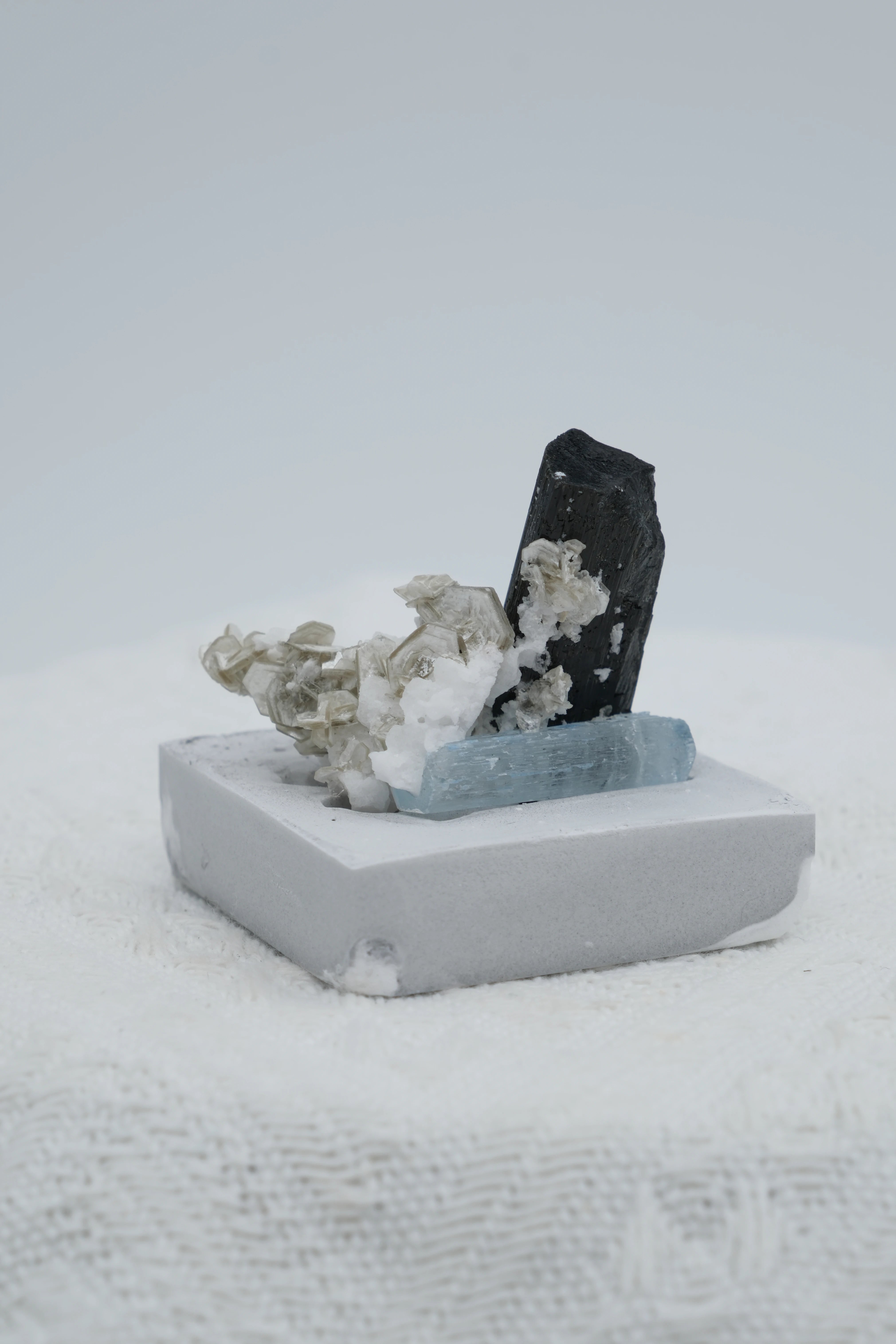 Infinite Crystal, Excellent Columnar Aquamarine
Communication, Courage, Calm