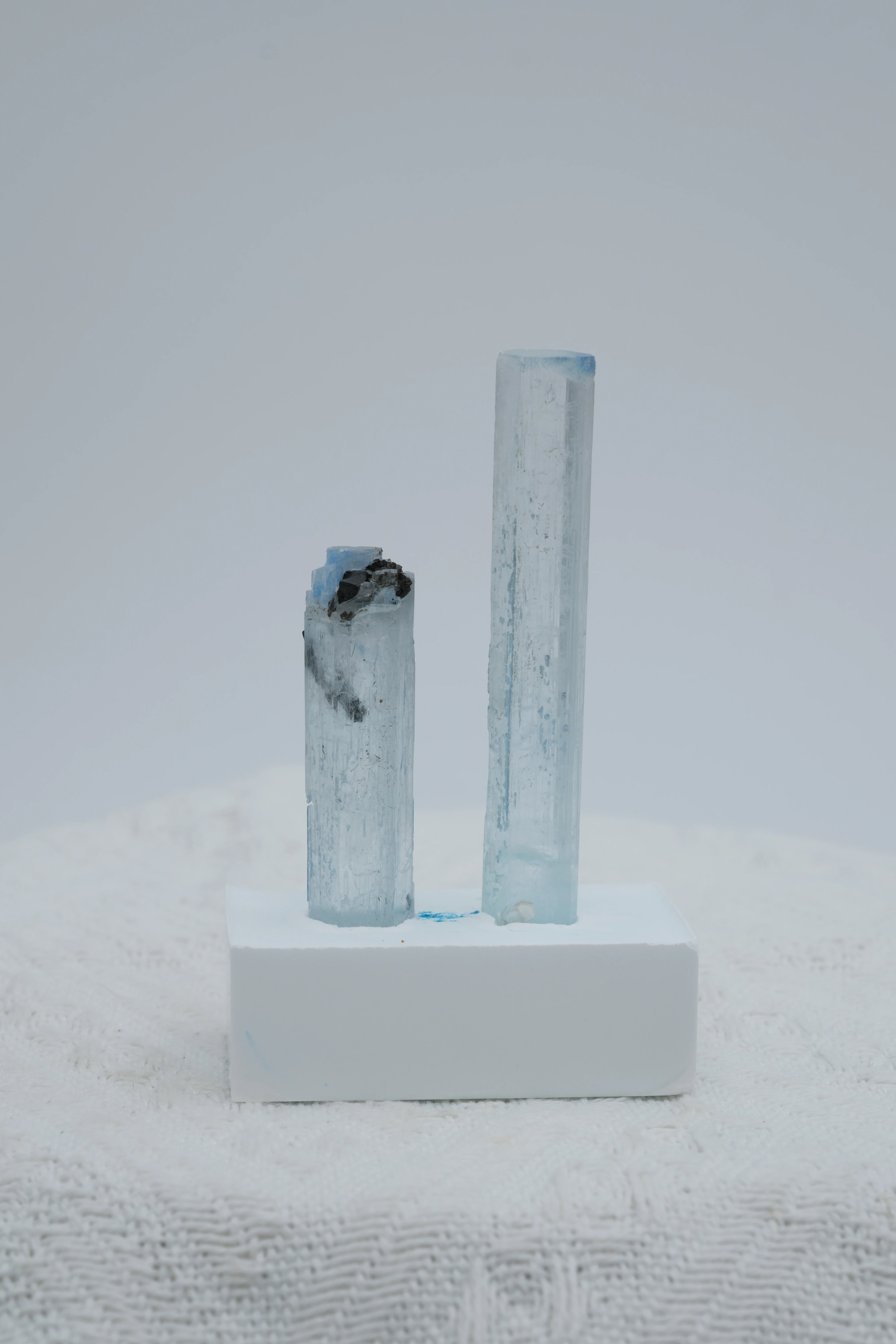 Infinite Crystal, Excellent Columnar Aquamarine
Communication, Courage, Calm