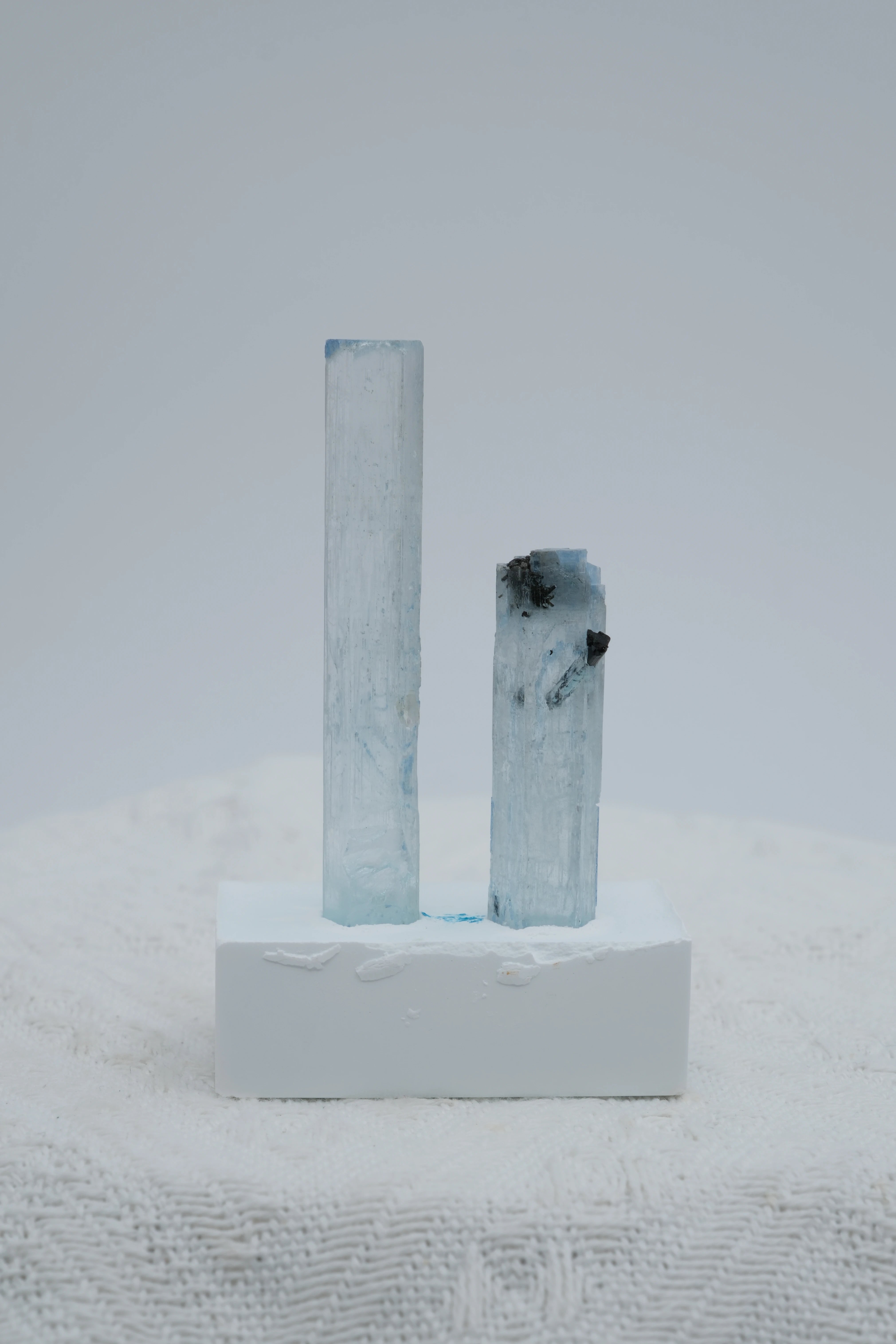 Infinite Crystal, Excellent Columnar Aquamarine
Communication, Courage, Calm