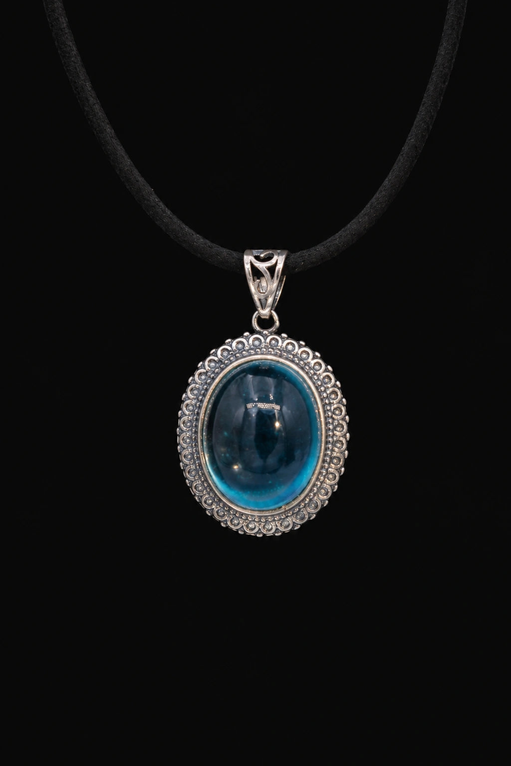 Oval Aquamarine Necklace