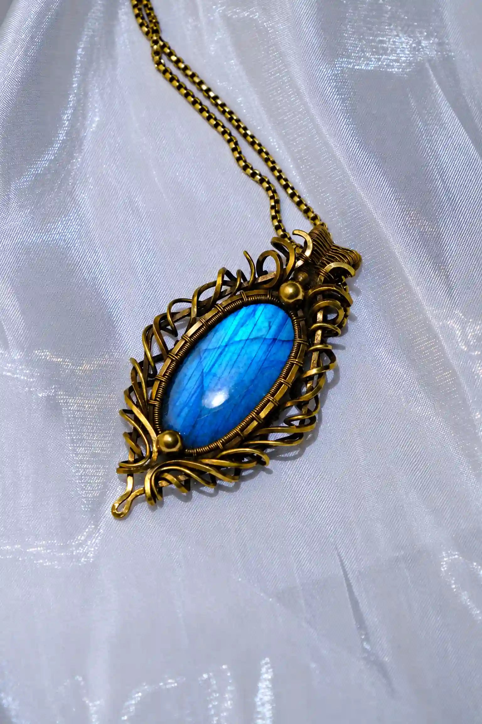 Premium Oval Labradorite Necklace