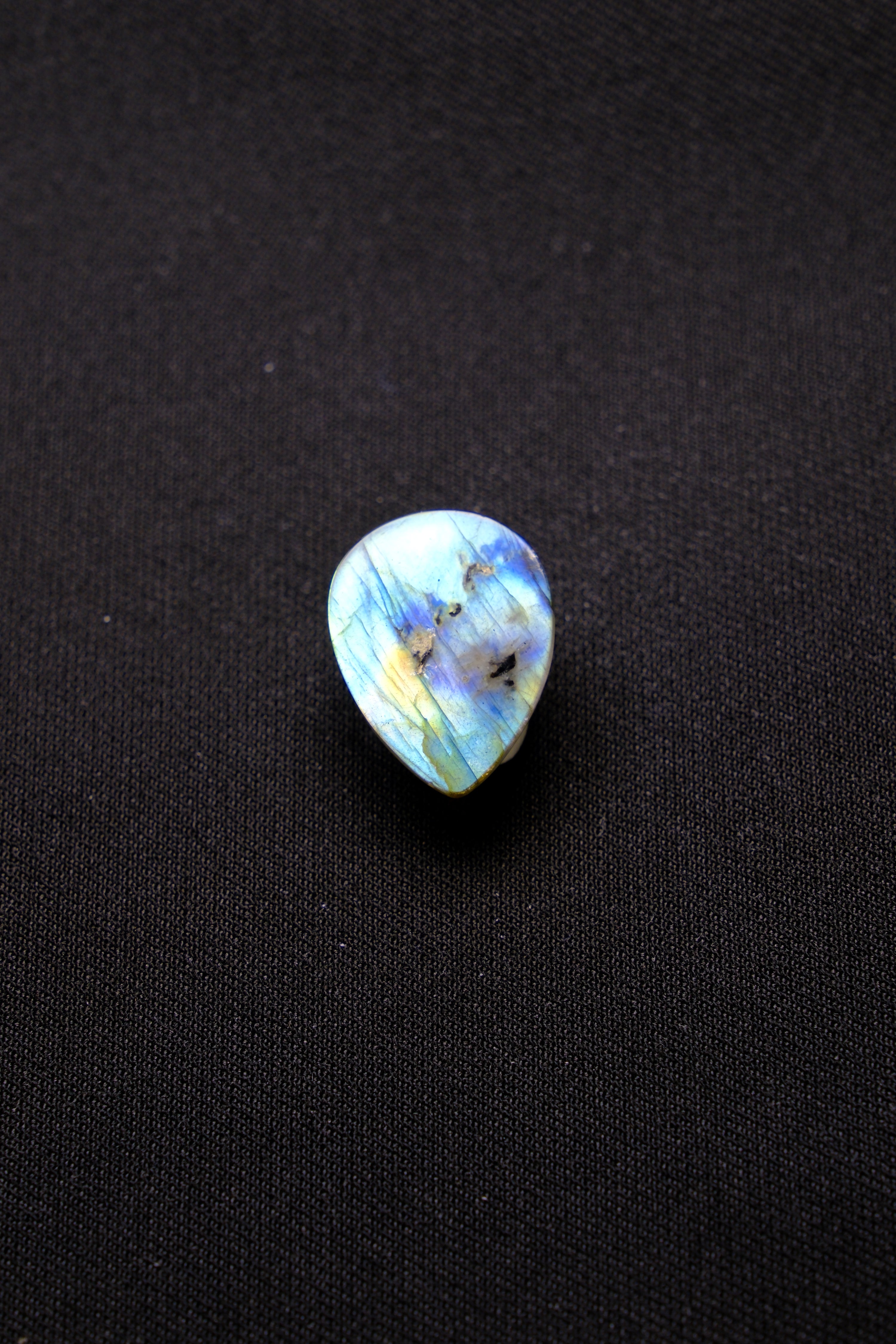Teardrop Blue-White Labradorite Moon