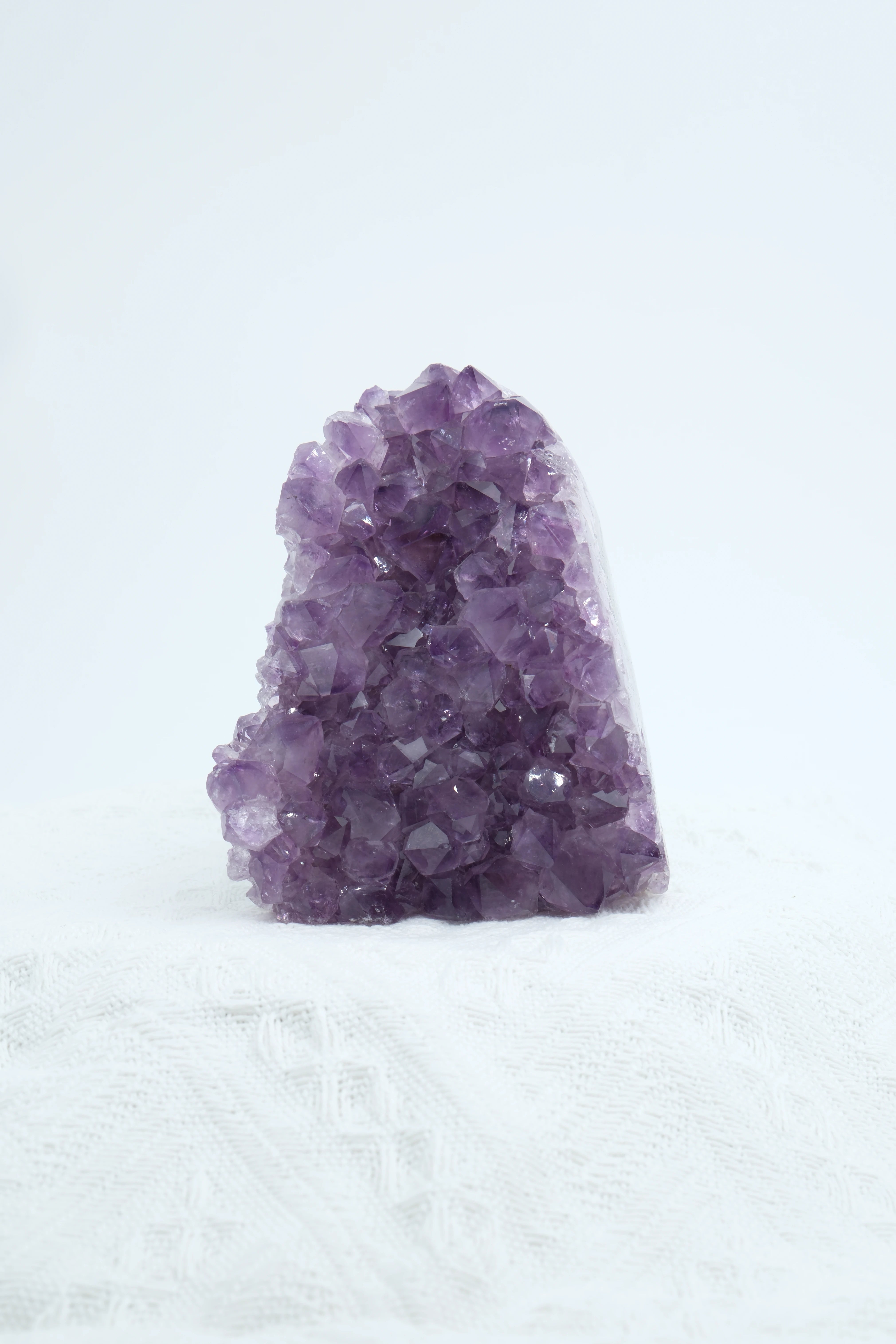 Excellent Amethyst Geode,bring peace,awareness,protection