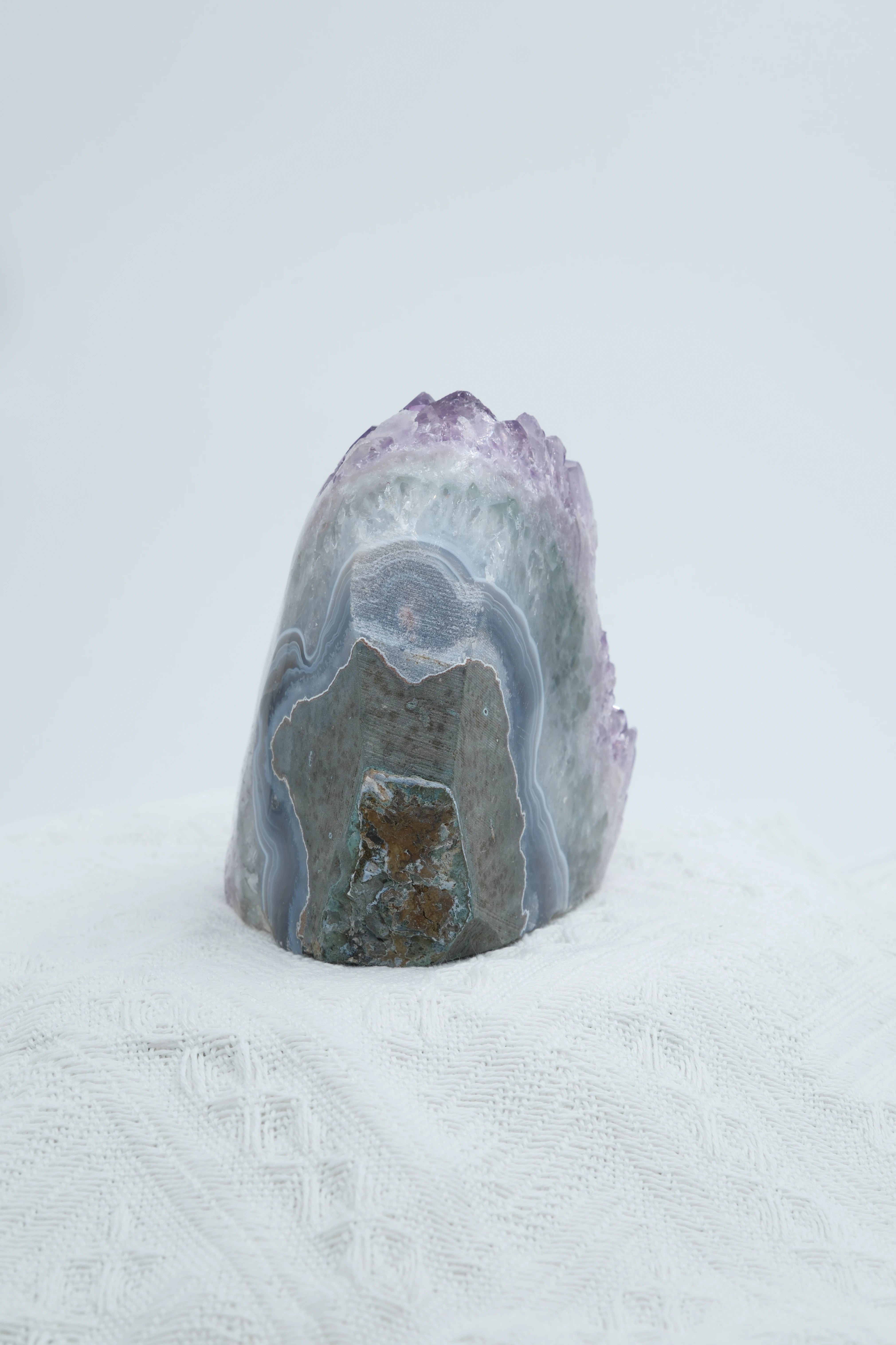 Excellent Amethyst Geode,bring peace,awareness,protection