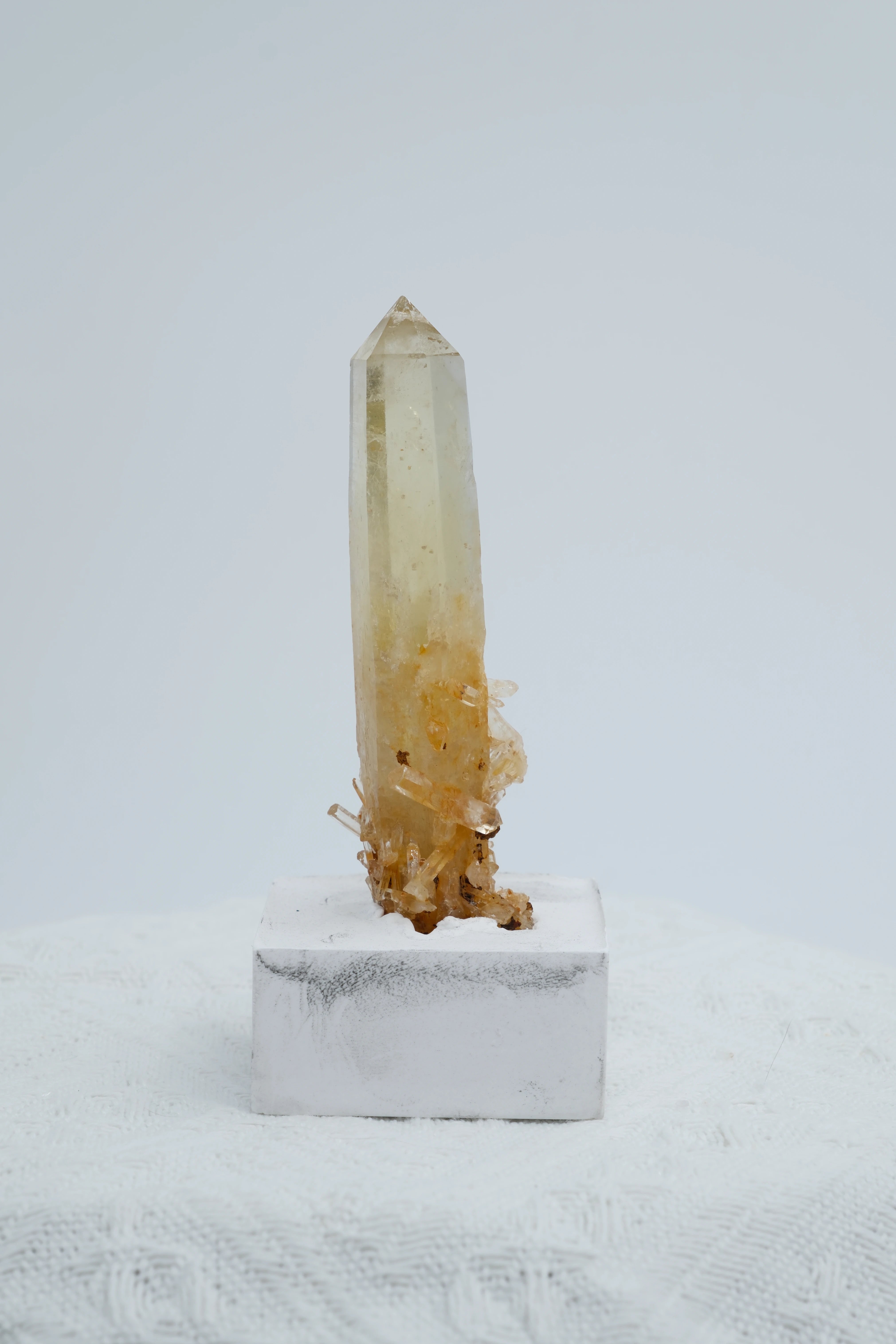 Infinite Crystal, Premium Single-column Citrine
Wealth, Confidence, Creativity