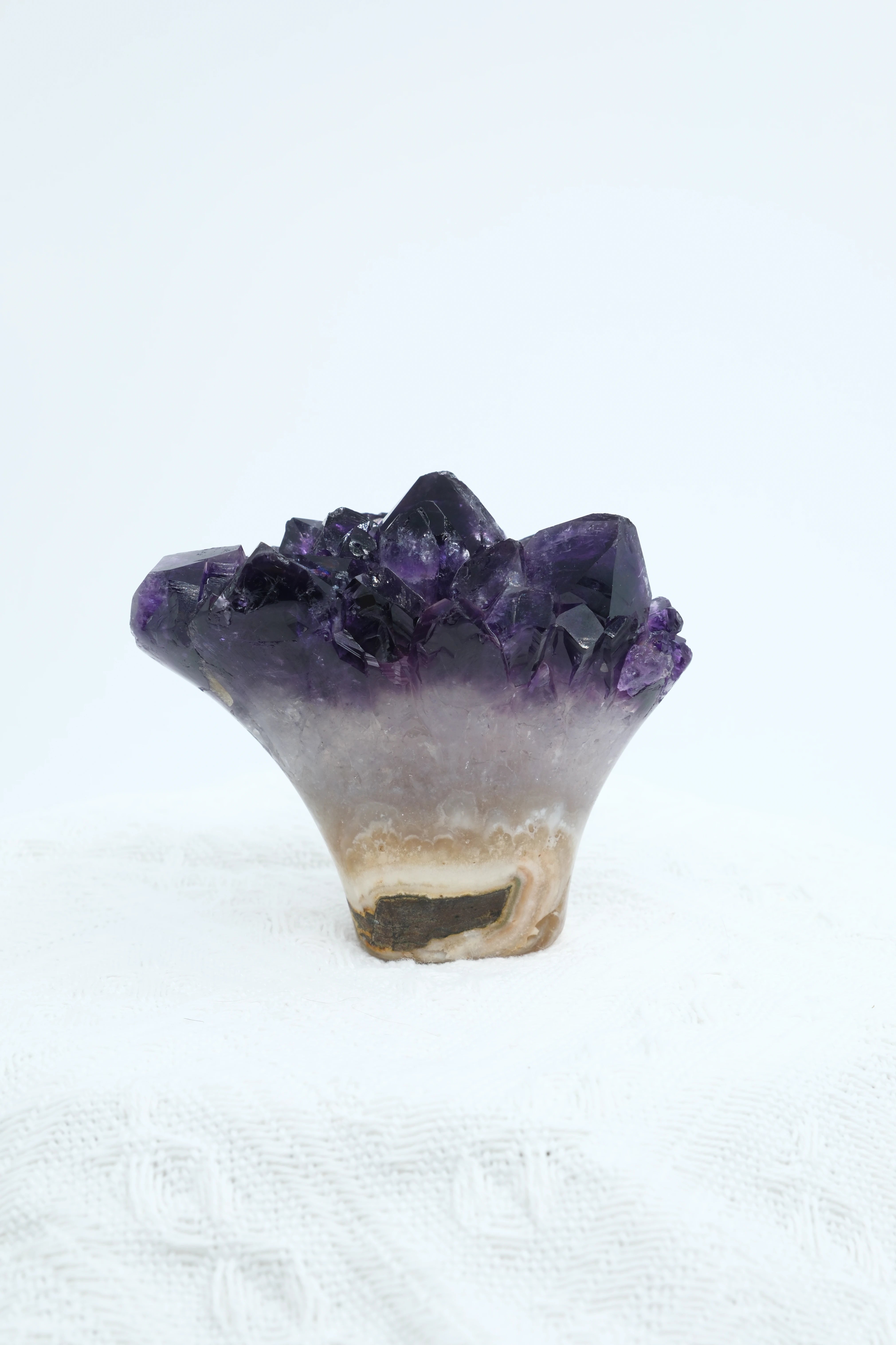 Infinite Crystal, Bouquet-like Amethyst
Peace, Awareness, Protection