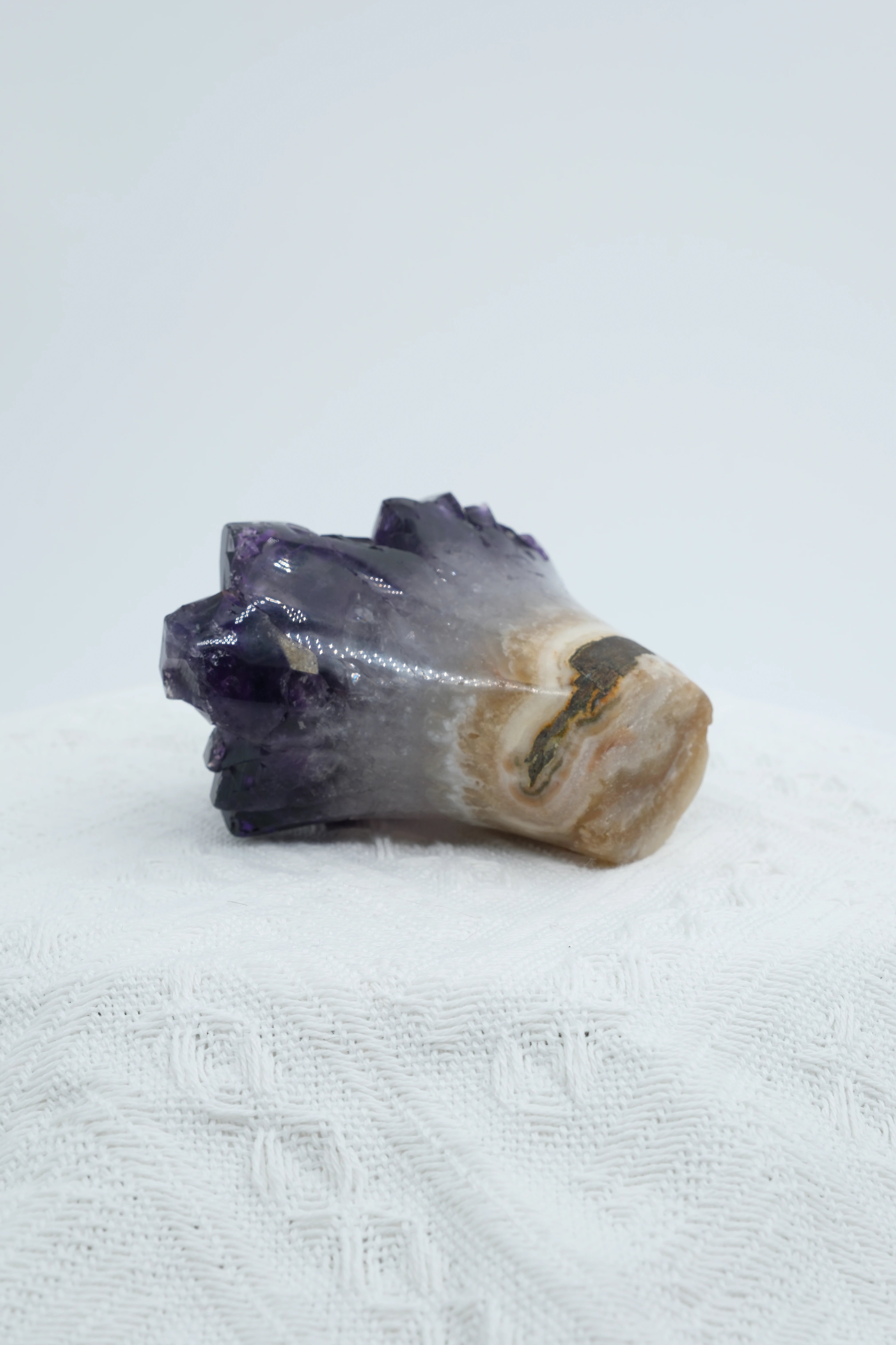 Infinite Crystal, Bouquet-like Amethyst
Peace, Awareness, Protection