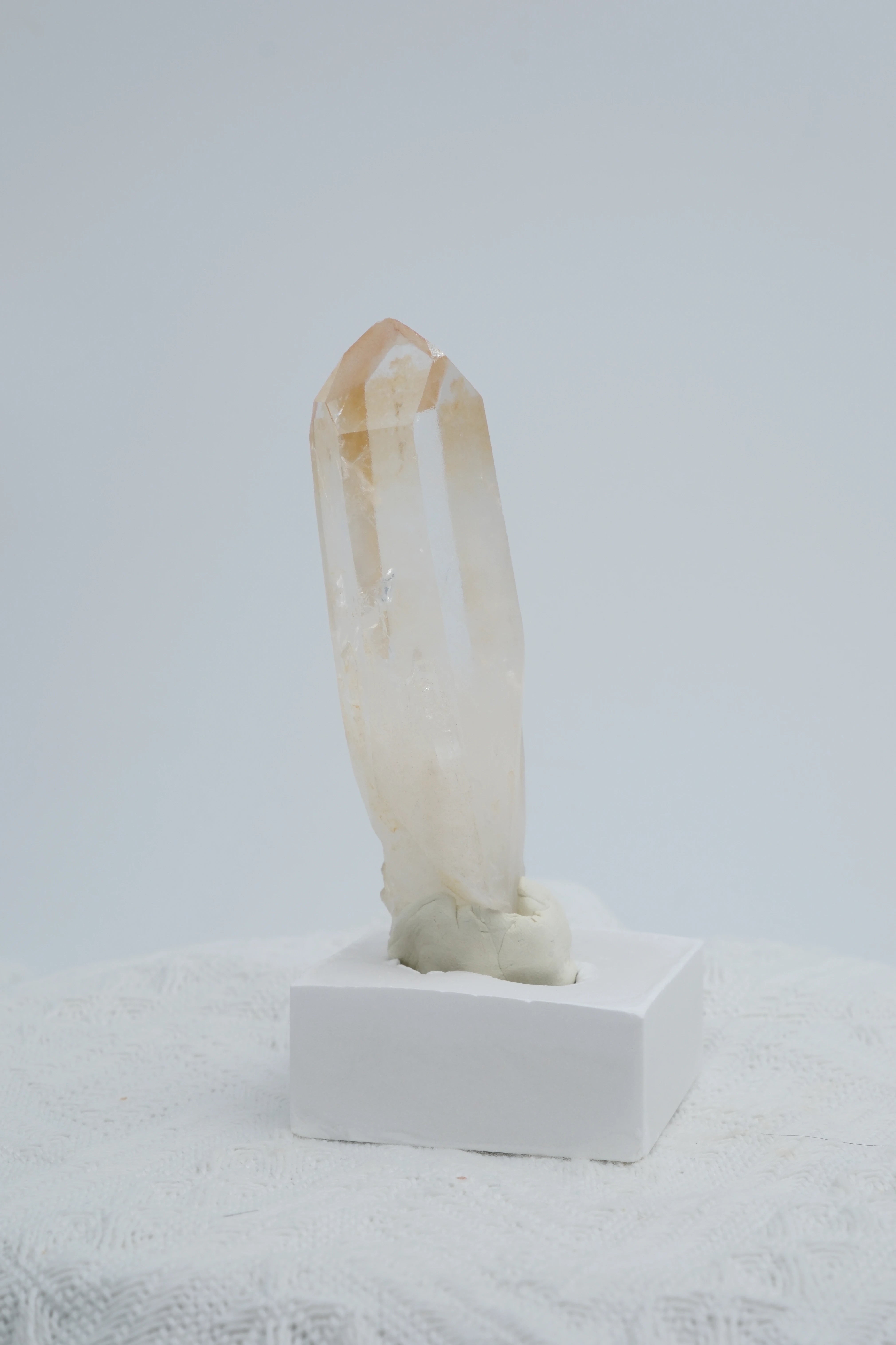 Infinite Crystal,Standard Single-column Clear Quartz
Purification, Intuition, Balance